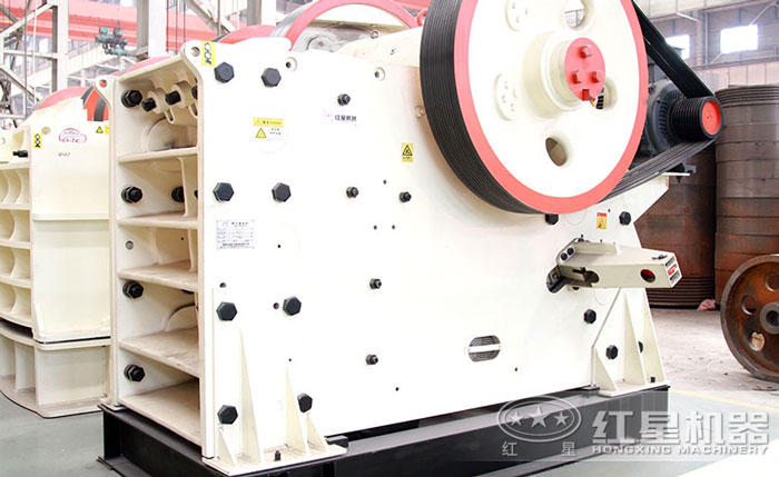 新型CJ石頭顎式破碎機設(shè)備