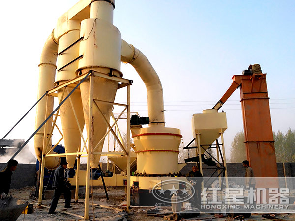 小型石頭磨粉機(jī)可以對(duì)多種物料進(jìn)行加工，適用于礦山、建材等領(lǐng)域