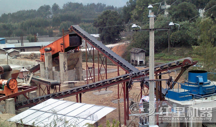 小型碎沙機作業(yè)現(xiàn)場