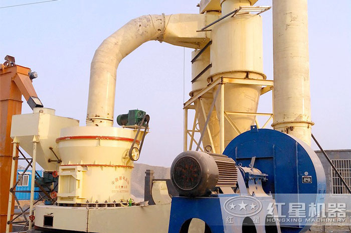 班產(chǎn)20噸400畝石灰磨粉機作業(yè)現(xiàn)場