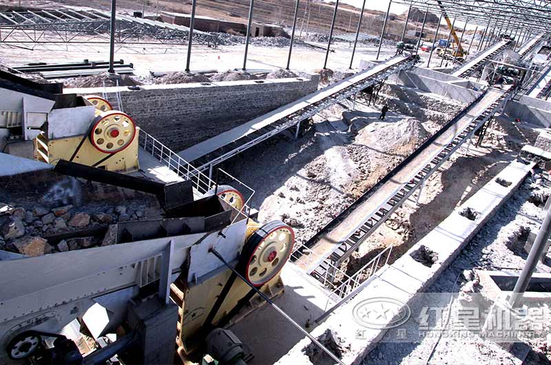 三門峽時產(chǎn)600噸花崗巖破碎現(xiàn)場