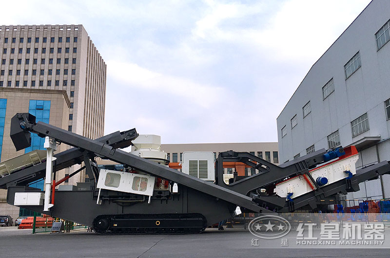 履帶式移動(dòng)破碎站實(shí)拍