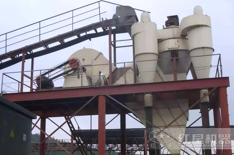 雷蒙磨粉機現(xiàn)場使用的鼓風機